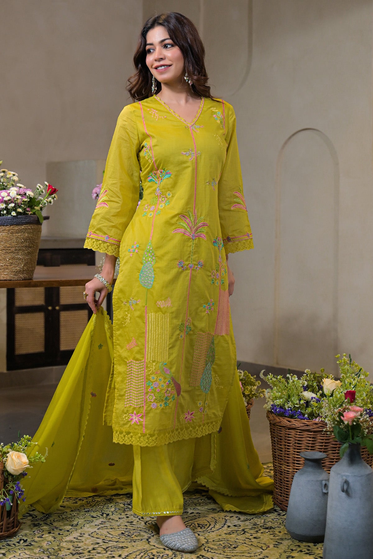 🌼 MAYURI — Effortless Grace in Every Detail 🌼